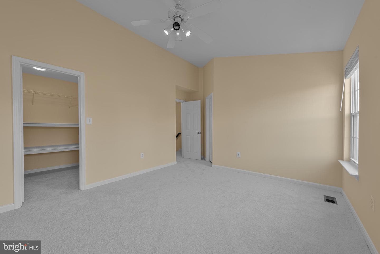 508 Kalmia Square NE photo 21
