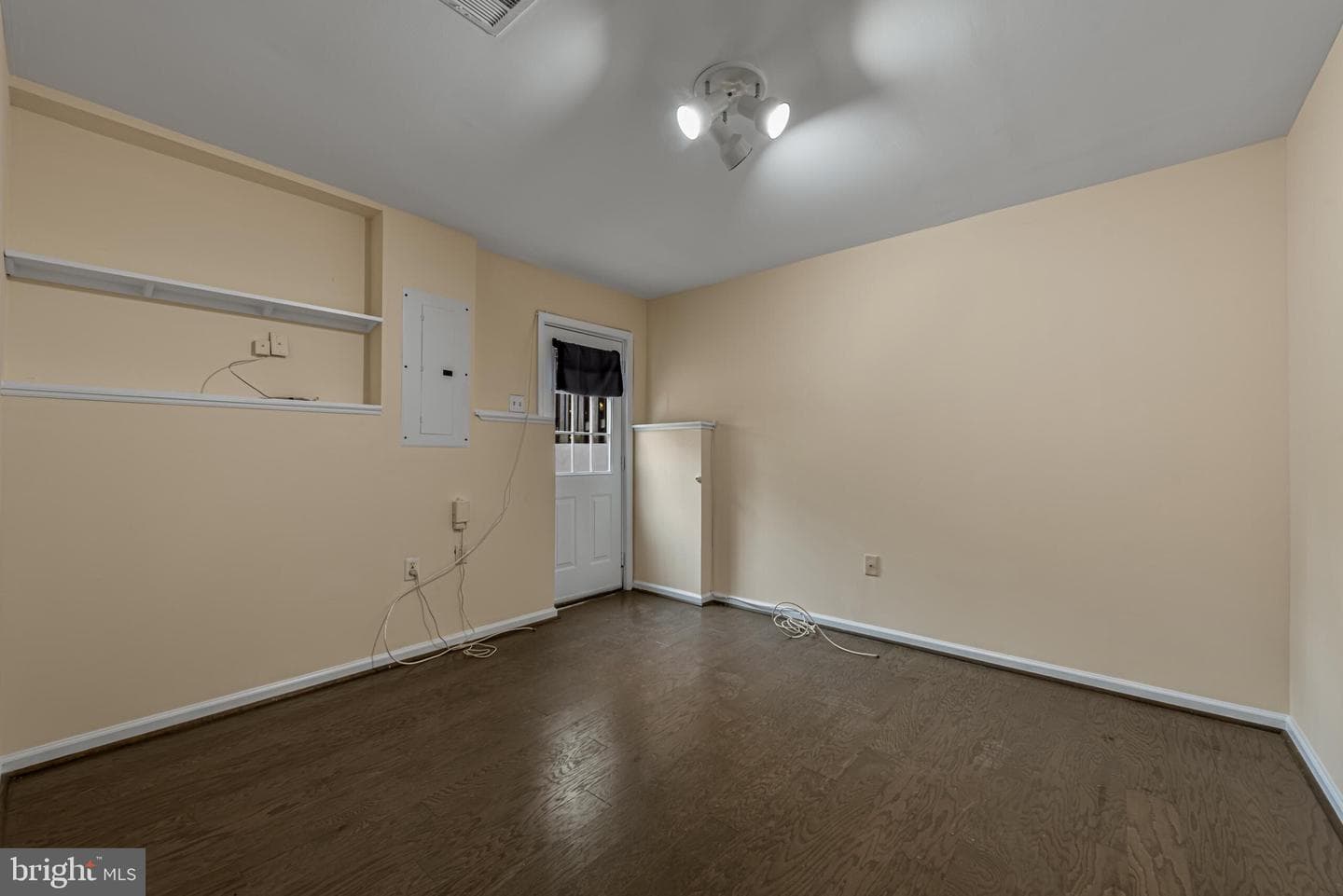 508 Kalmia Square NE photo 5