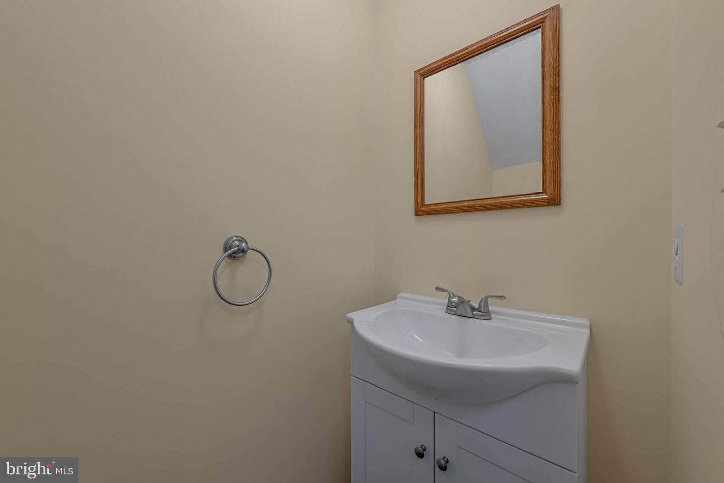 508 Kalmia Square NE photo 6