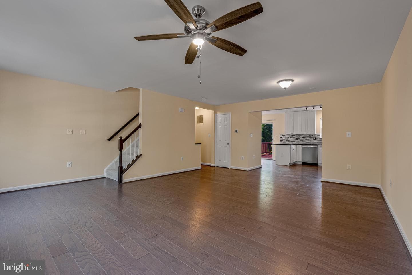 508 Kalmia Square NE photo 7