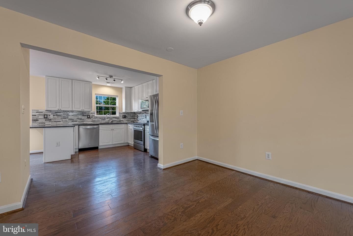 508 Kalmia Square NE photo 9