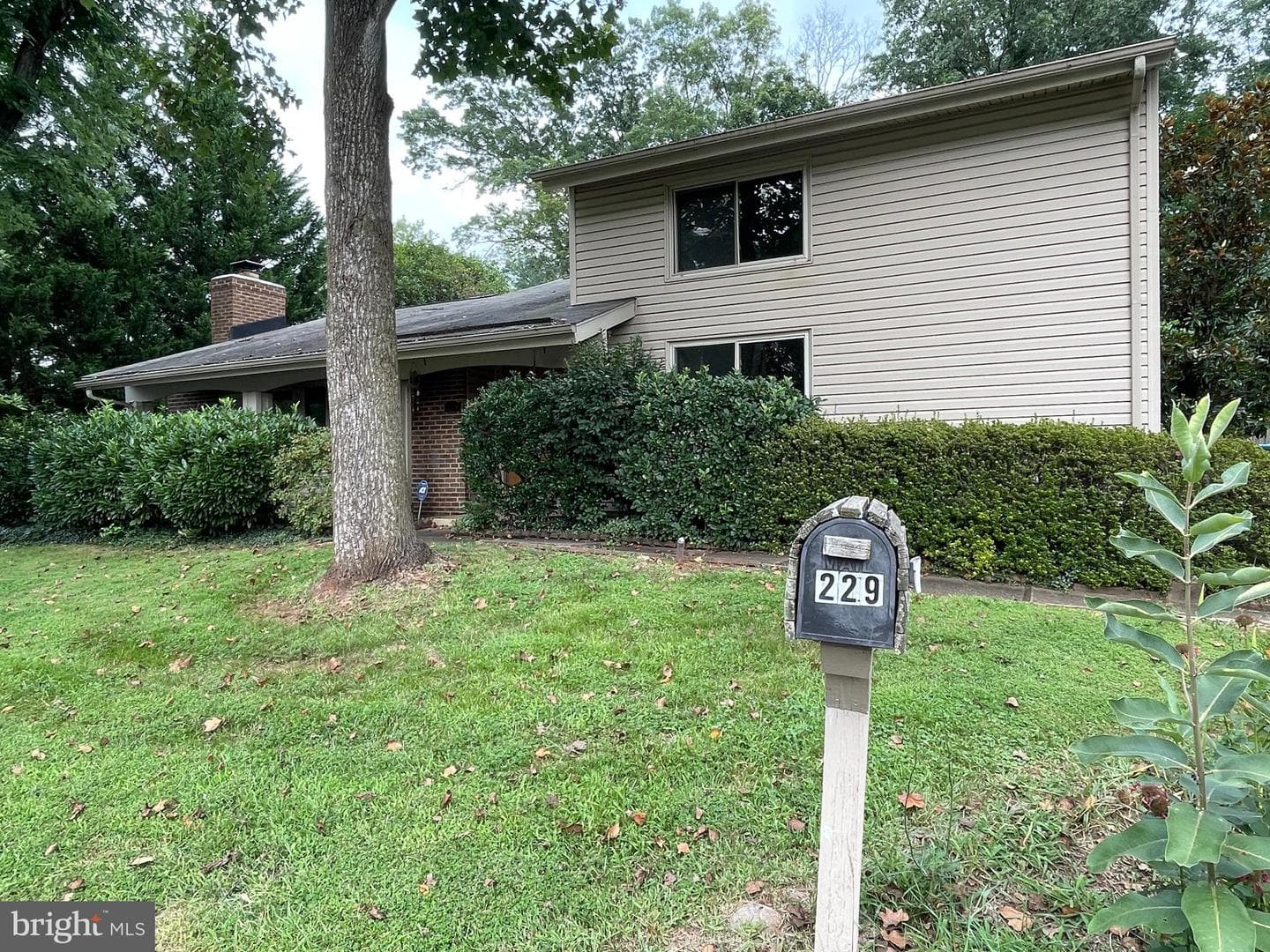 229 W Meadowland Lane W photo 1