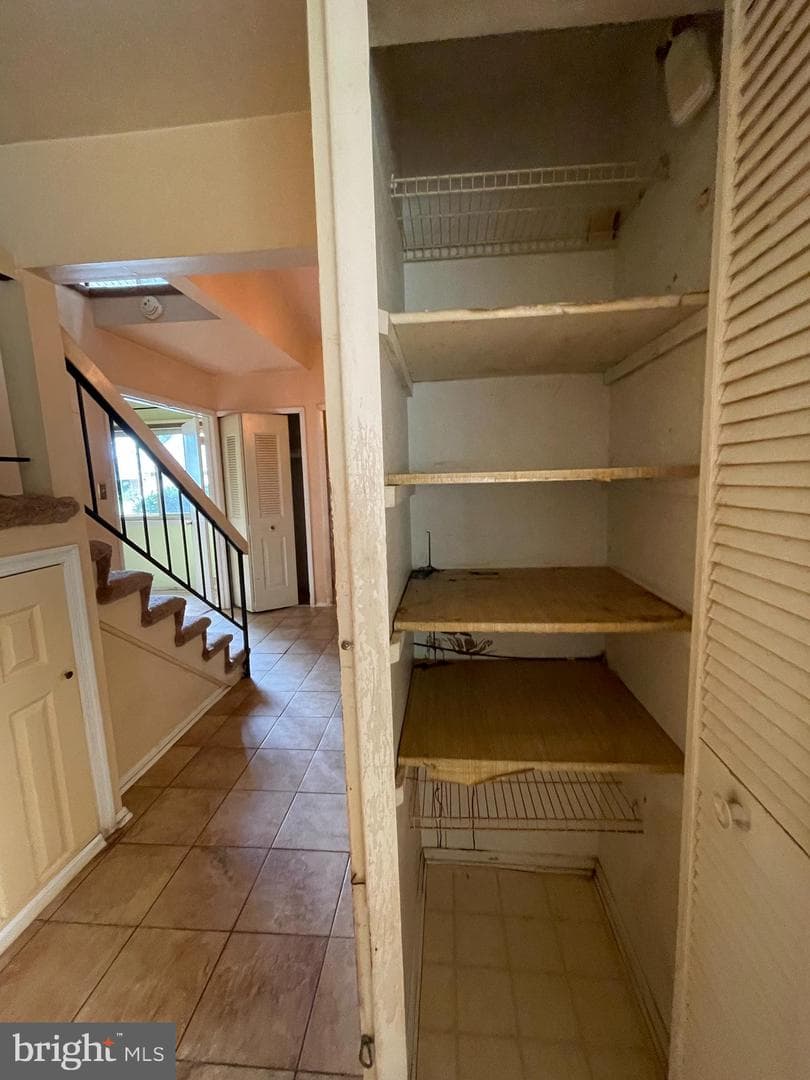 229 W Meadowland Lane W photo 4