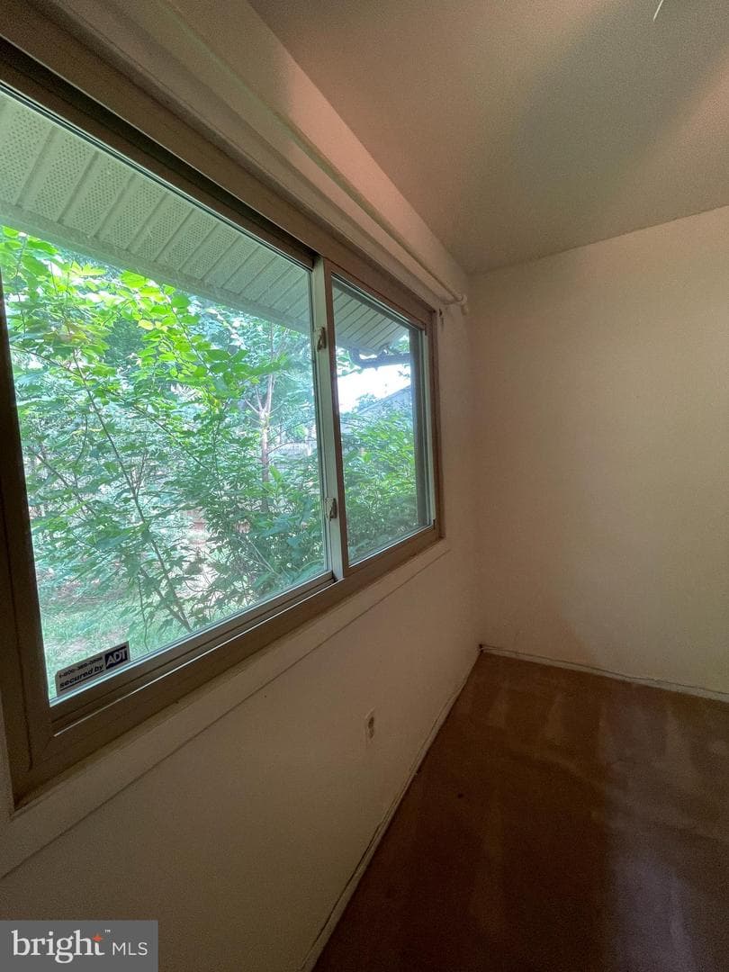 229 W Meadowland Lane W photo 6