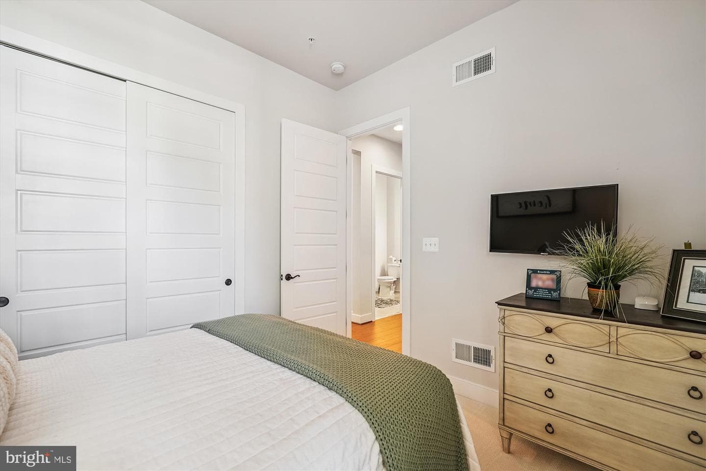 42751 Cushing Terrace photo 17