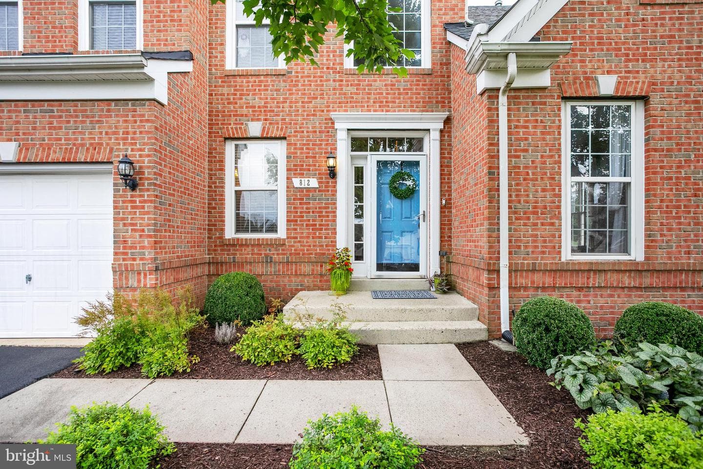 812 Larch Valley Court NE photo 2