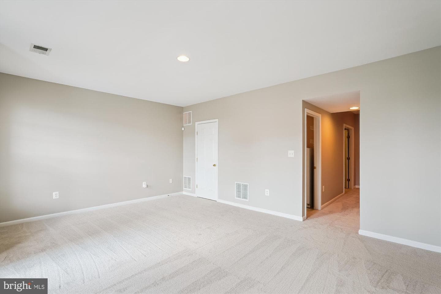 529 Legrace Terrace NE photo 23