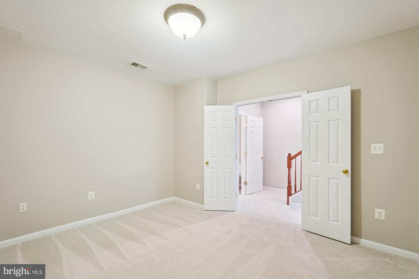 529 Legrace Terrace NE photo 24