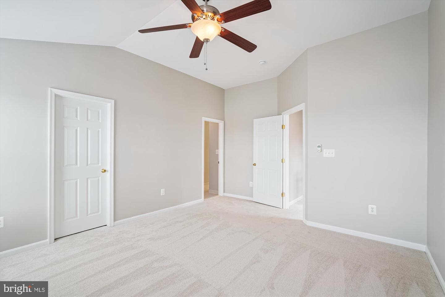 529 Legrace Terrace NE photo 27