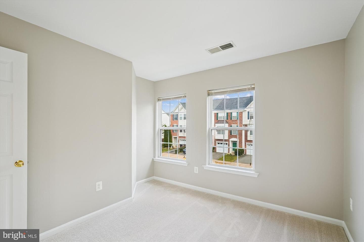 529 Legrace Terrace NE photo 30