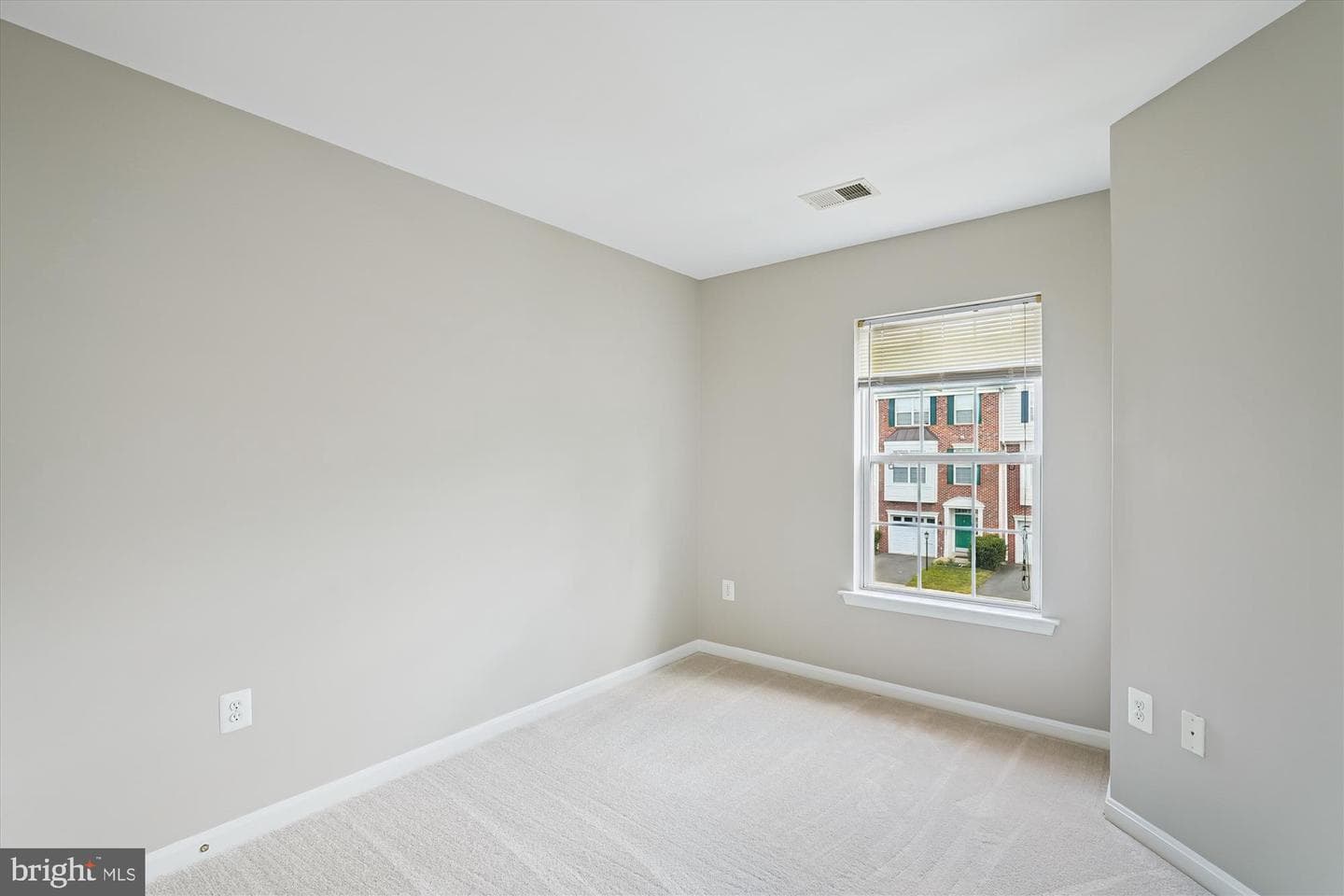 529 Legrace Terrace NE photo 33