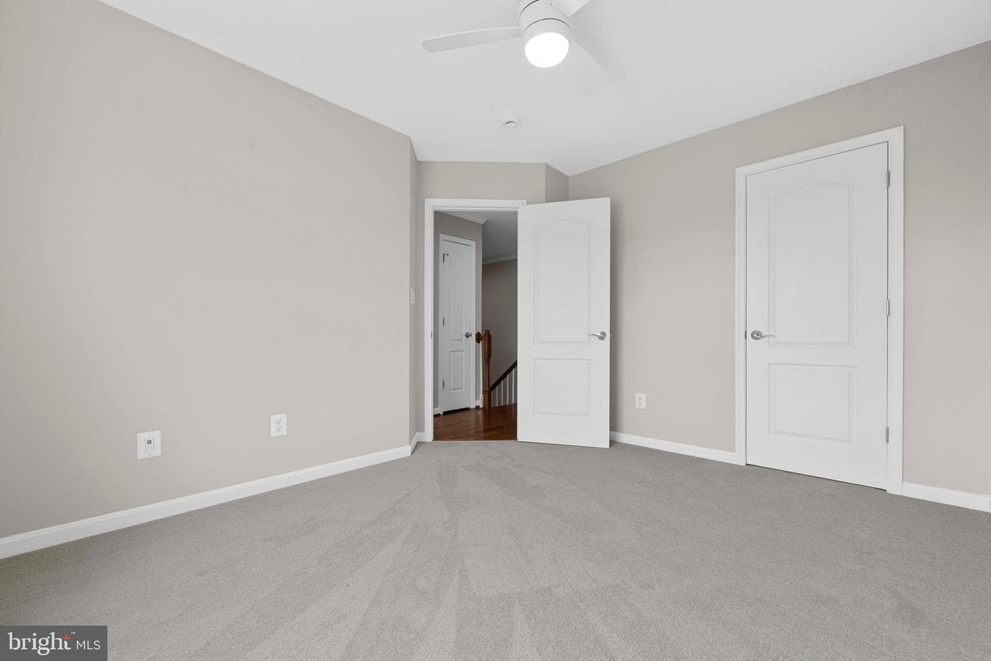 41872 Diabase Square photo 24
