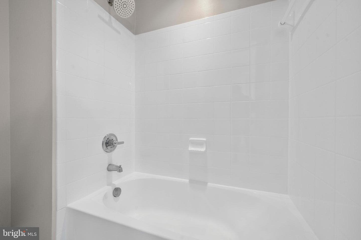 41872 Diabase Square photo 28