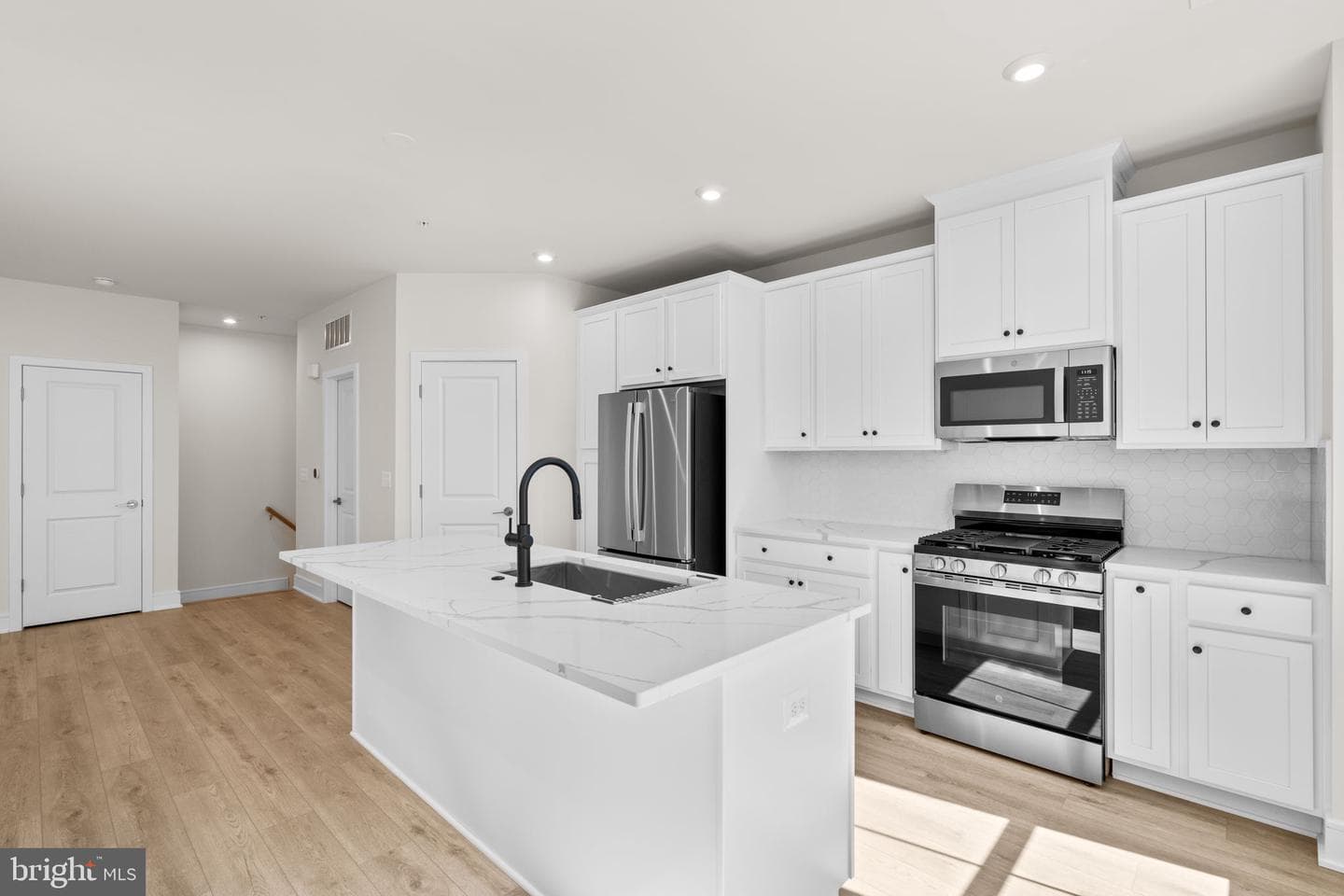 21756 Dollis Hill Terrace photo 7