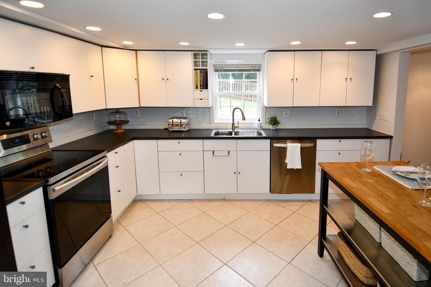 409 Wingate Place SW photo 22