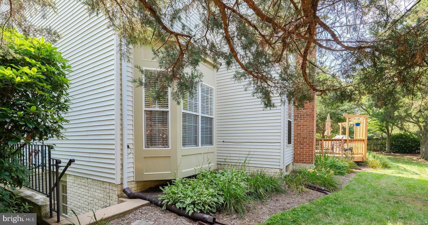 106 Exmoor Court NW photo 34