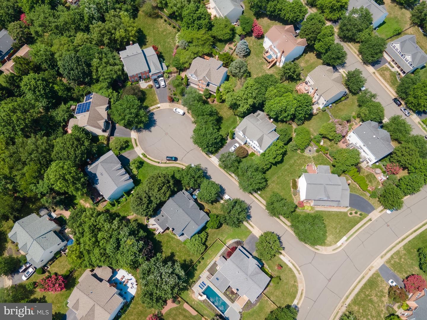 106 Exmoor Court NW photo 4