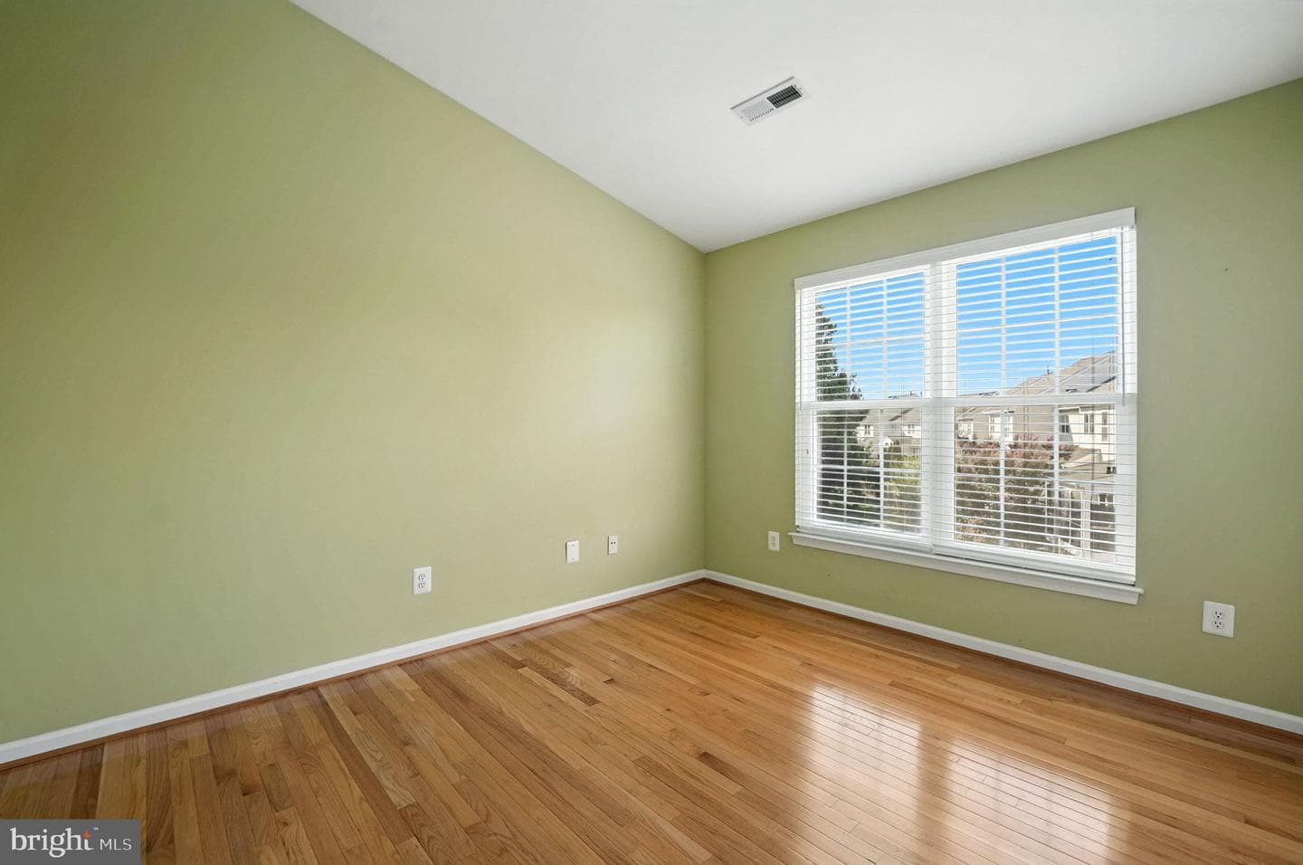 43791 Steinbeck Square photo 37
