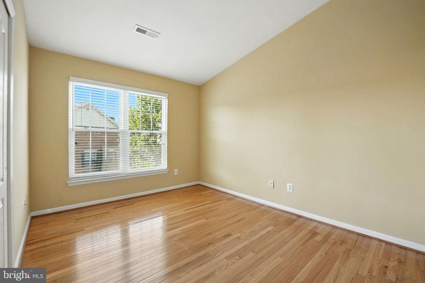 43791 Steinbeck Square photo 39