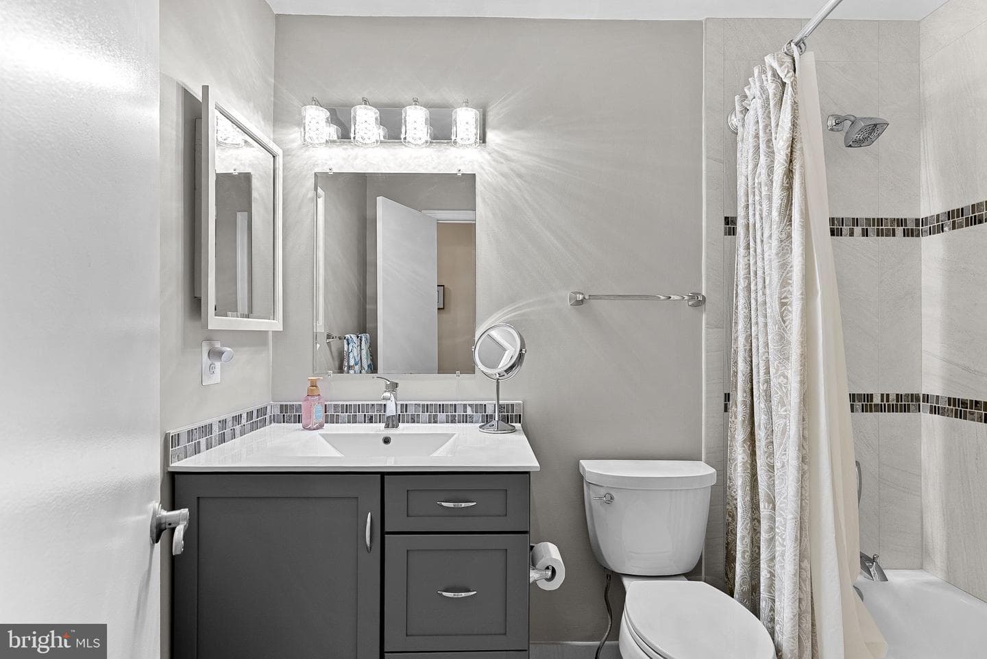 16 Newland Court photo 28