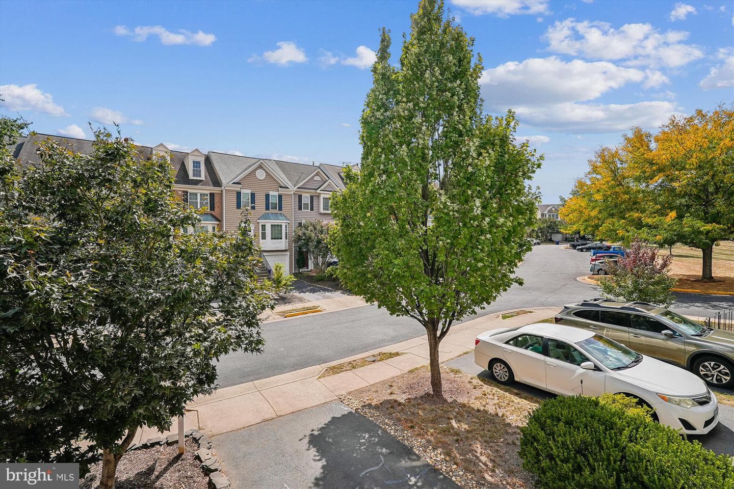 146 Hampshire Square SW photo 2