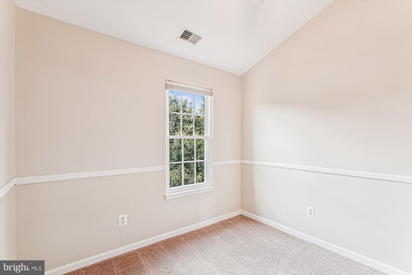 146 Hampshire Square SW photo 31