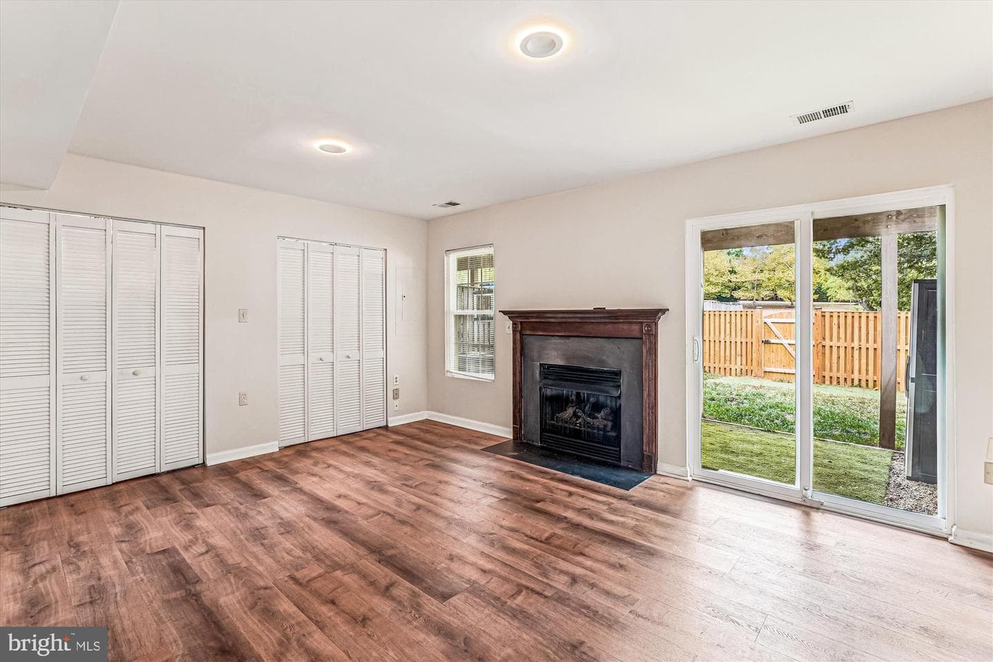 146 Hampshire Square SW photo 34