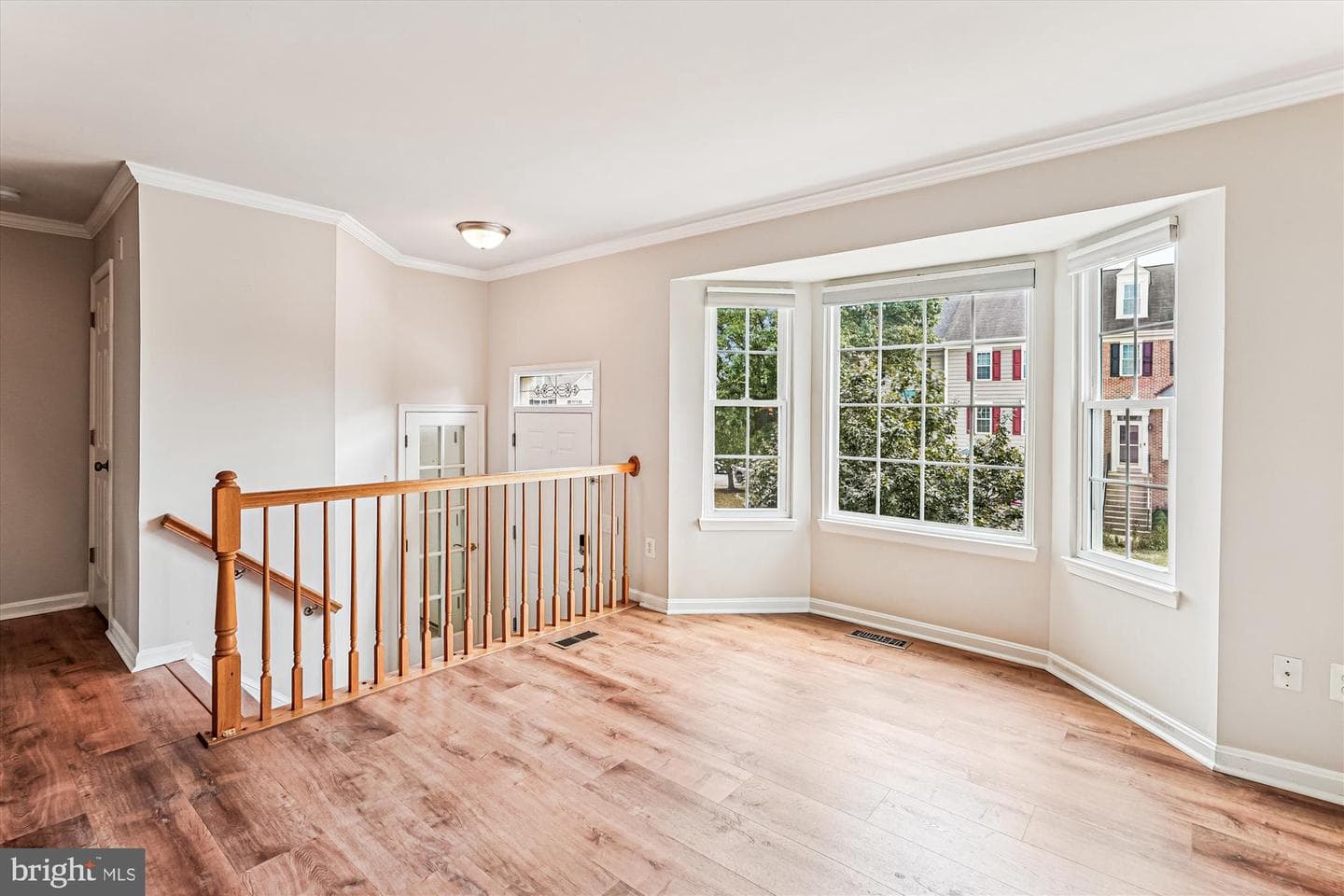 146 Hampshire Square SW photo 6