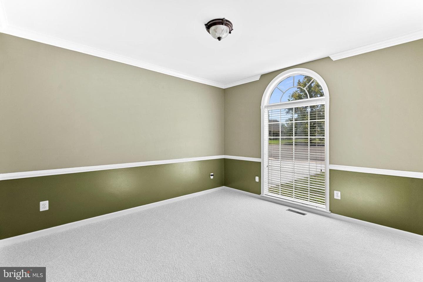 409 Bolingbrook Court photo 15