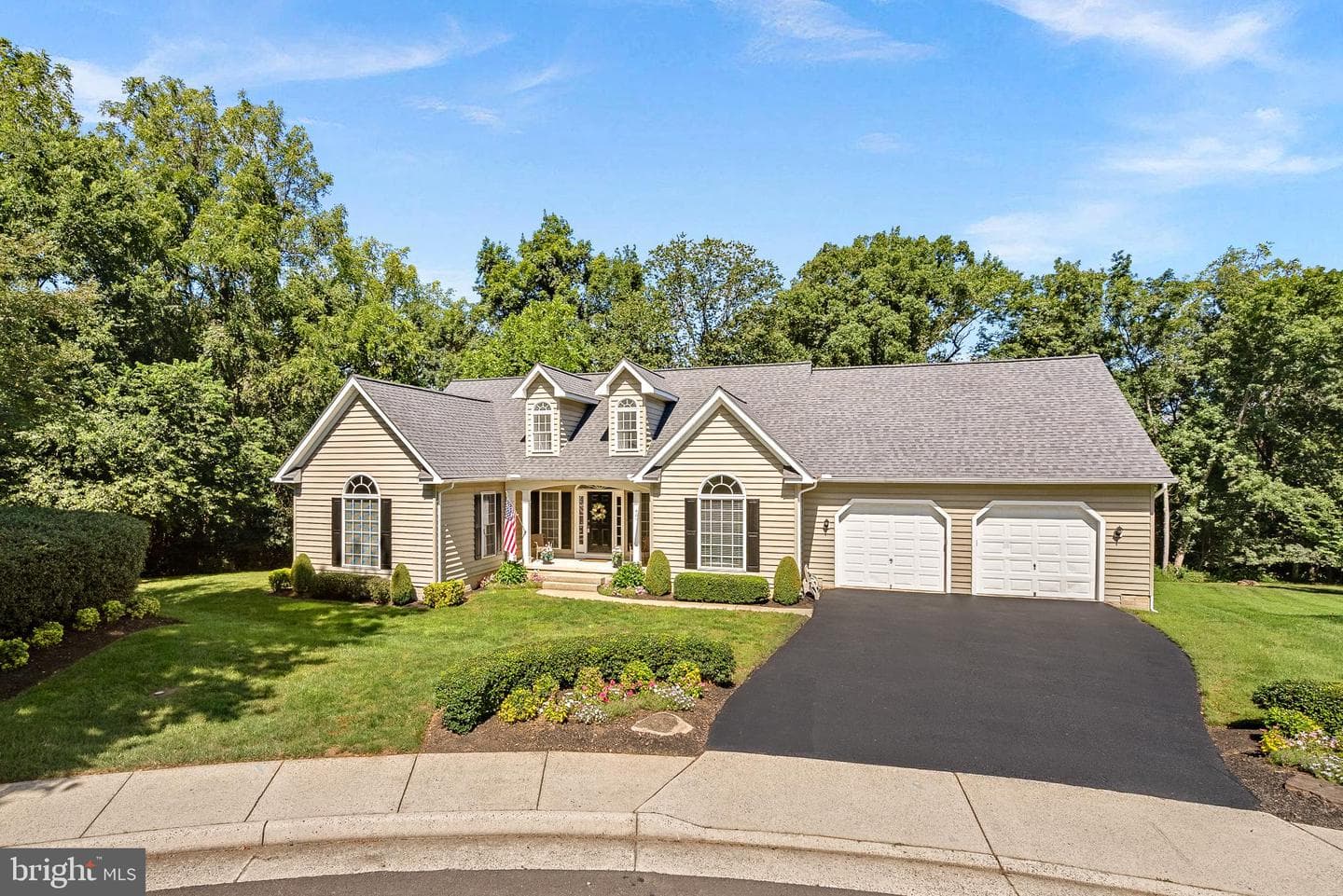 409 Bolingbrook Court photo 2
