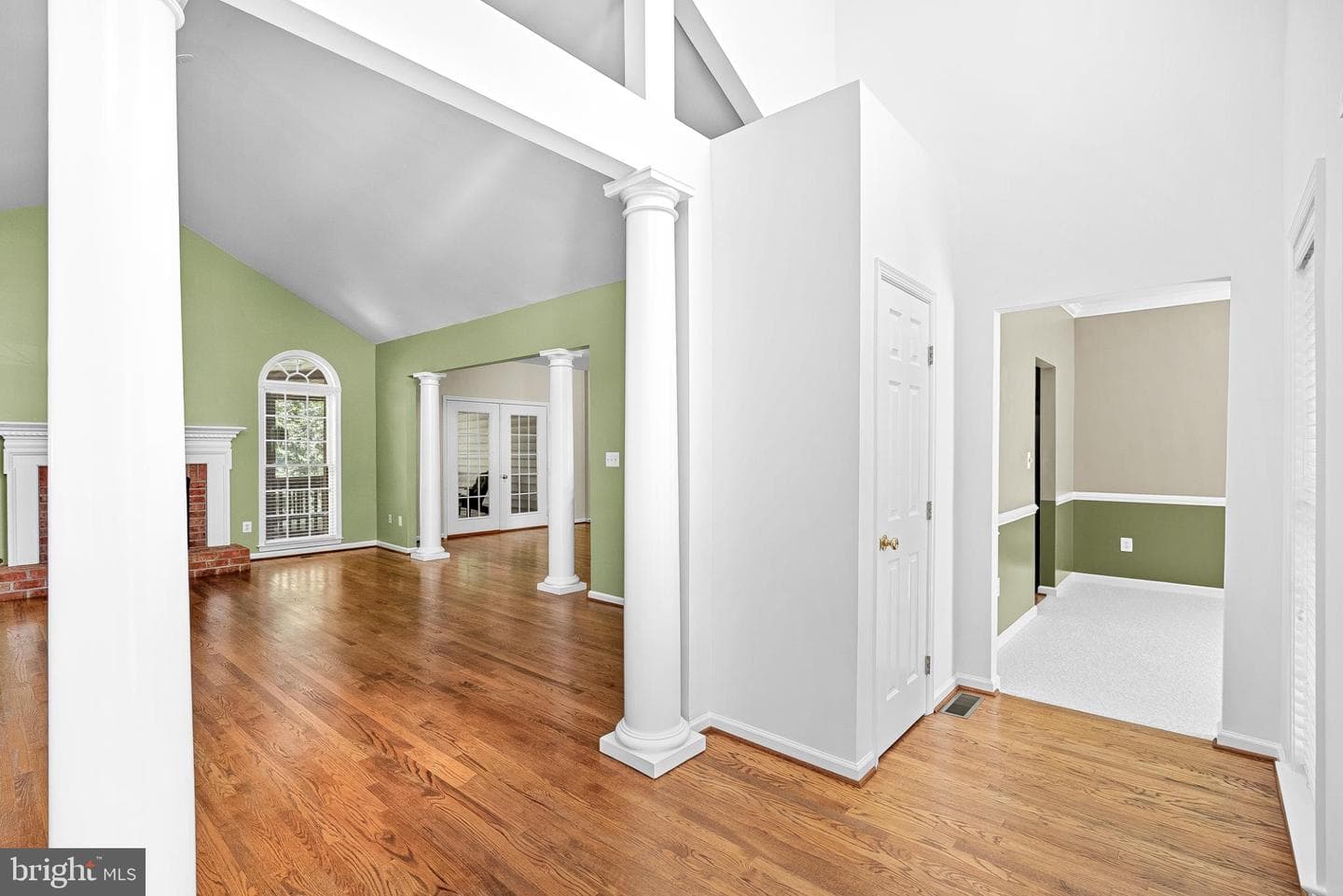 409 Bolingbrook Court photo 6