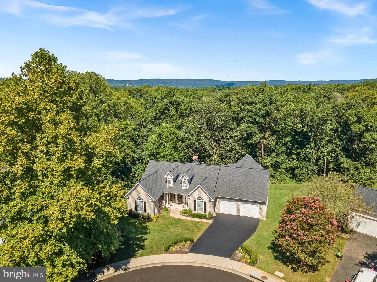 409 Bolingbrook Court photo 60