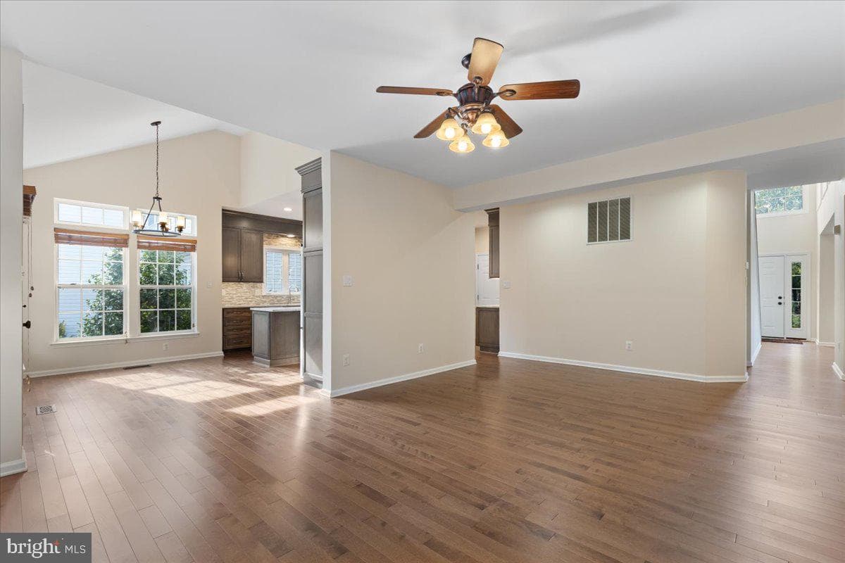 26105 Springdale Drive photo 11
