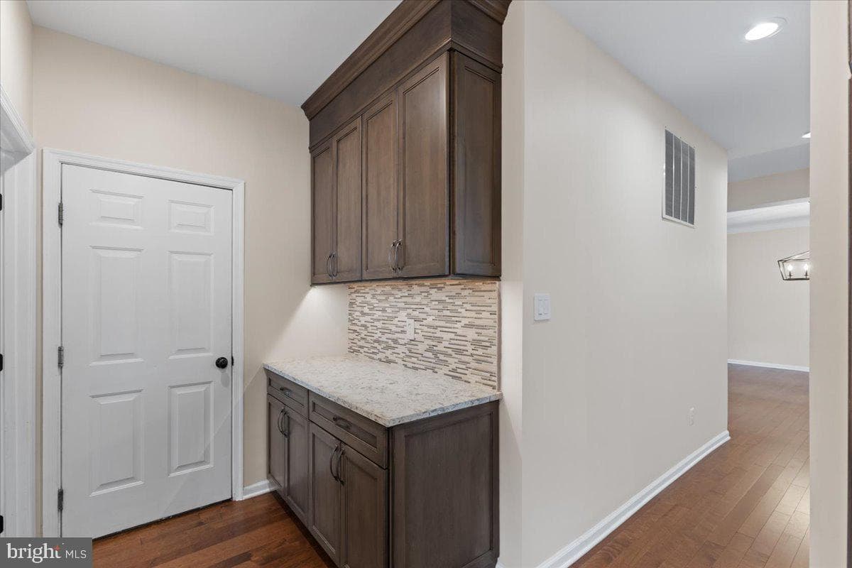26105 Springdale Drive photo 16