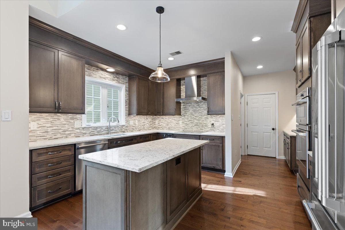 26105 Springdale Drive photo 3
