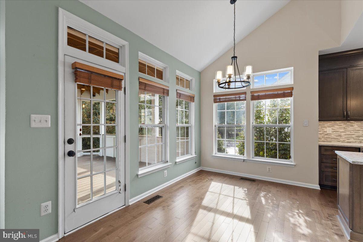 26105 Springdale Drive photo 6