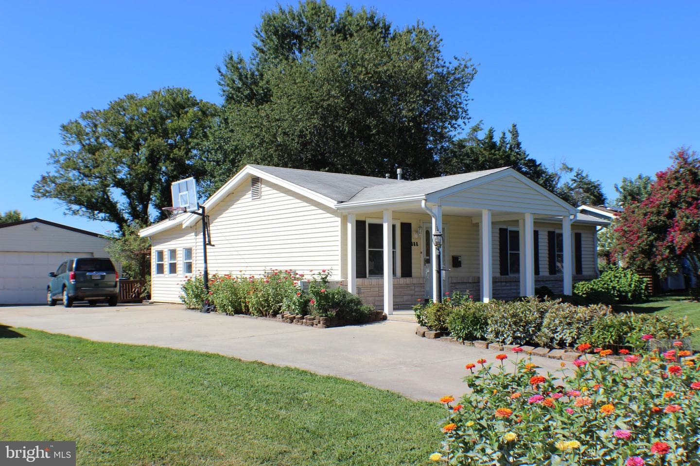 111 N Hickory Road photo 1