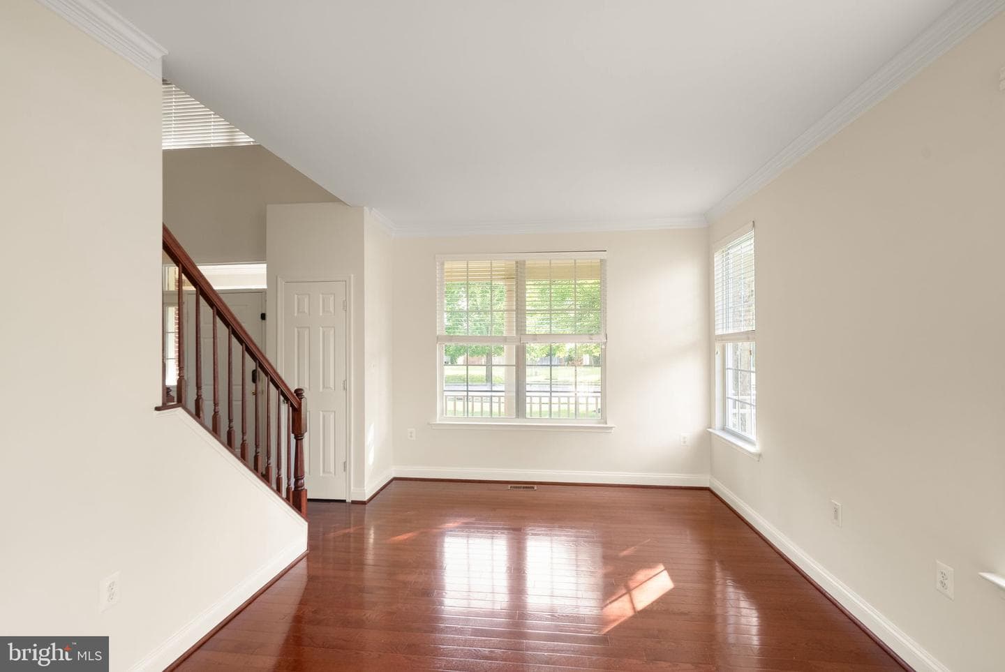 1605 Woodbridge Court NE photo 10