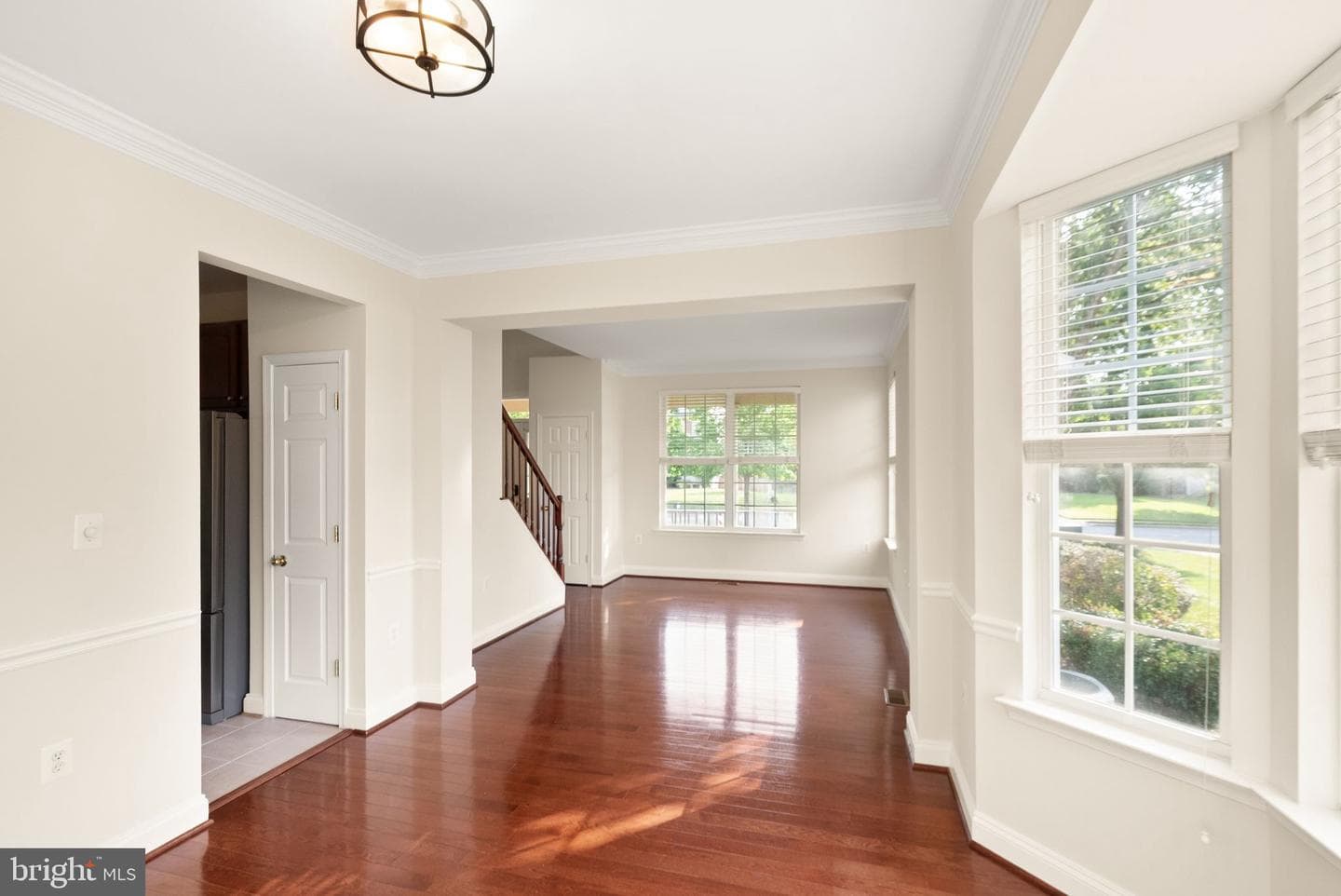 1605 Woodbridge Court NE photo 12