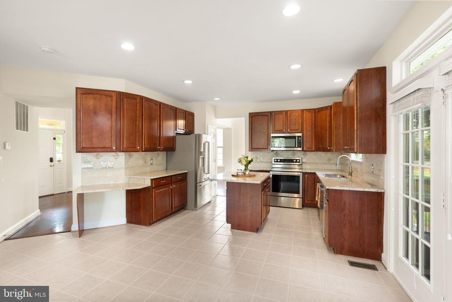 1605 Woodbridge Court NE photo 18