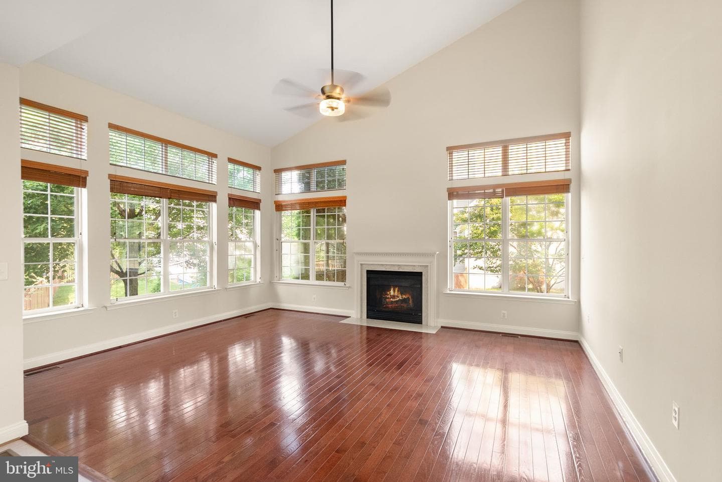1605 Woodbridge Court NE photo 19