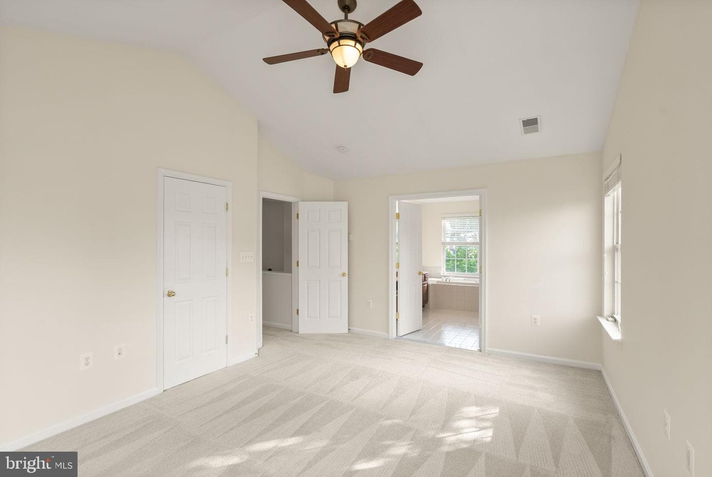 1605 Woodbridge Court NE photo 31