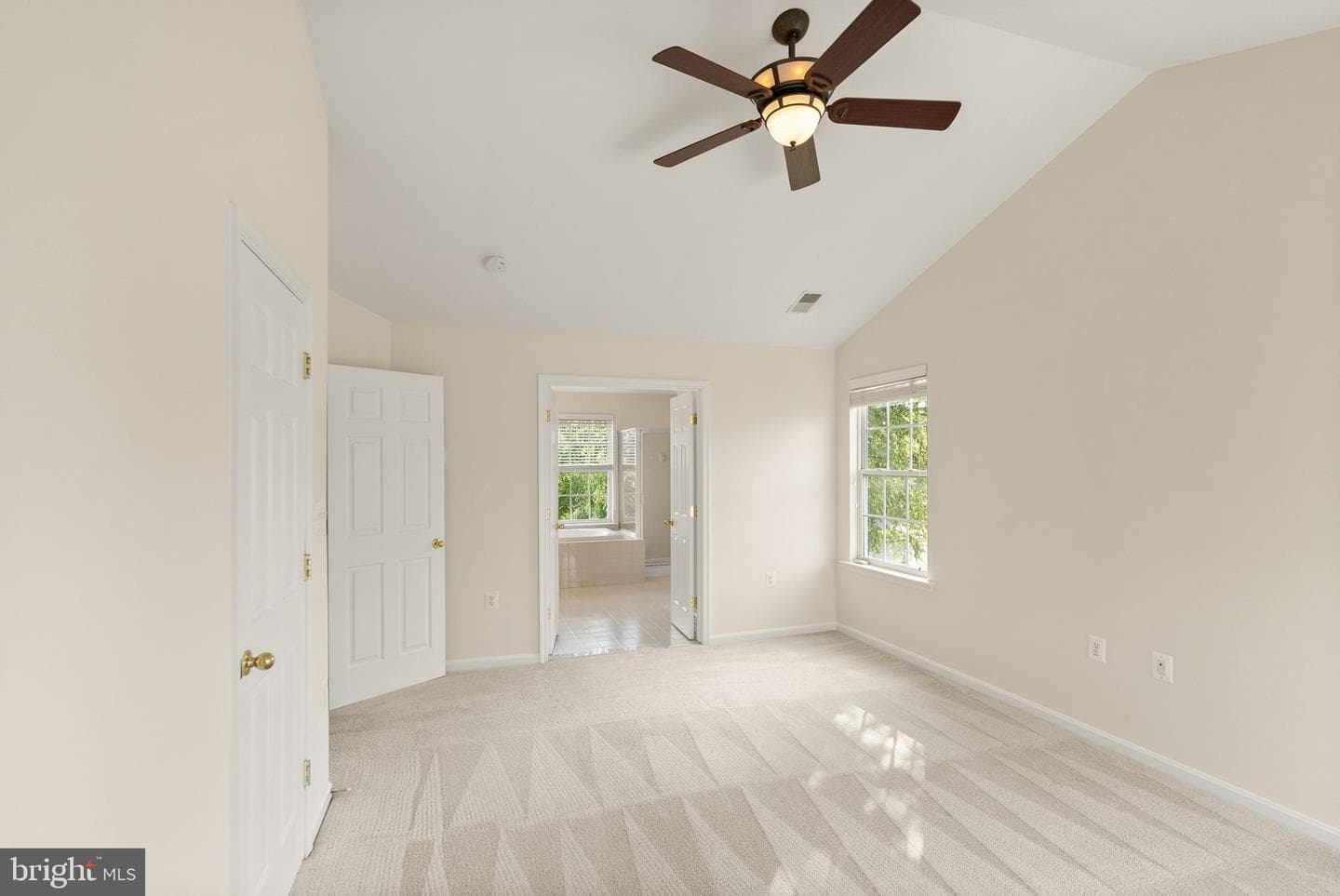1605 Woodbridge Court NE photo 32