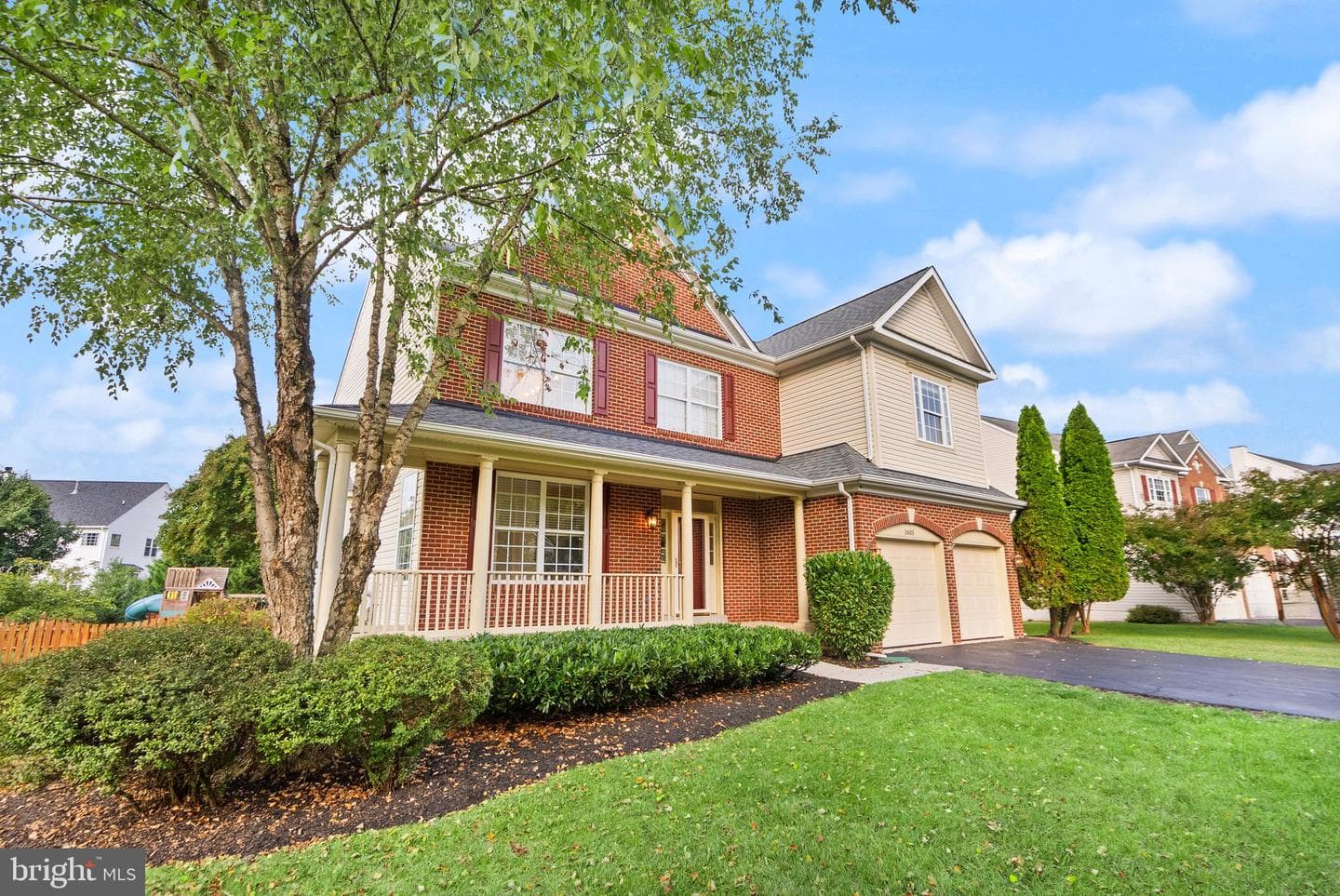 1605 Woodbridge Court NE photo 4