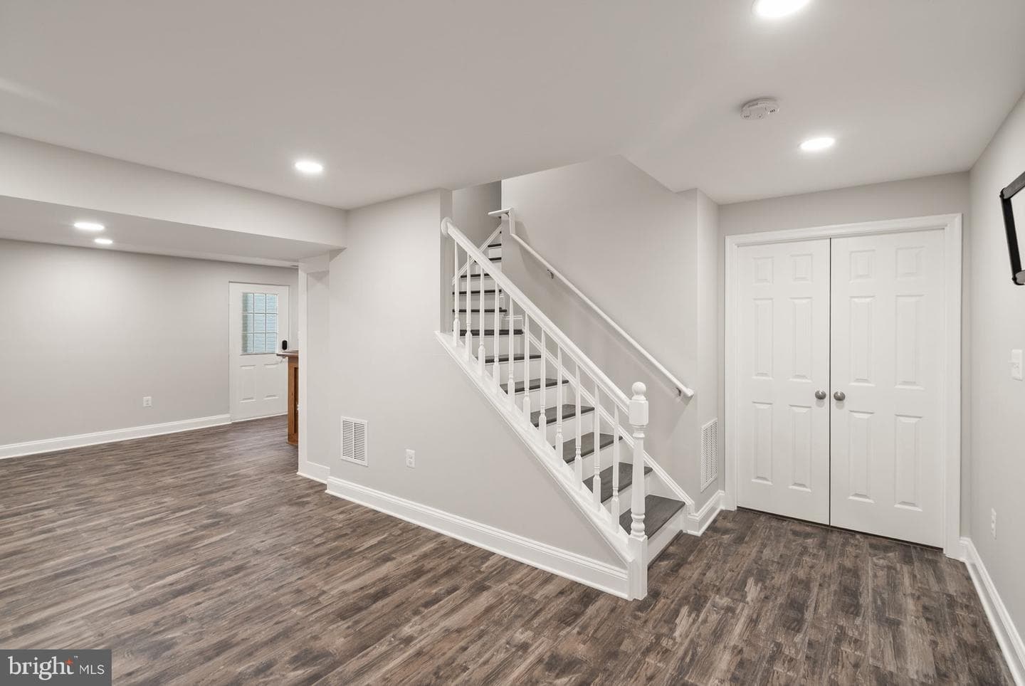 1605 Woodbridge Court NE photo 48