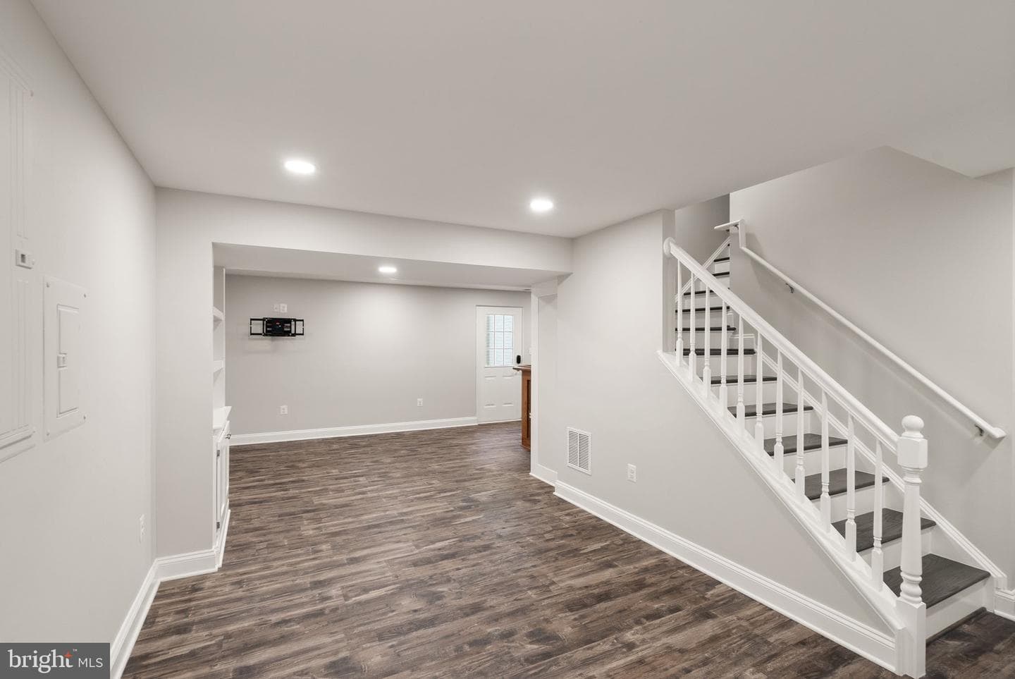 1605 Woodbridge Court NE photo 49