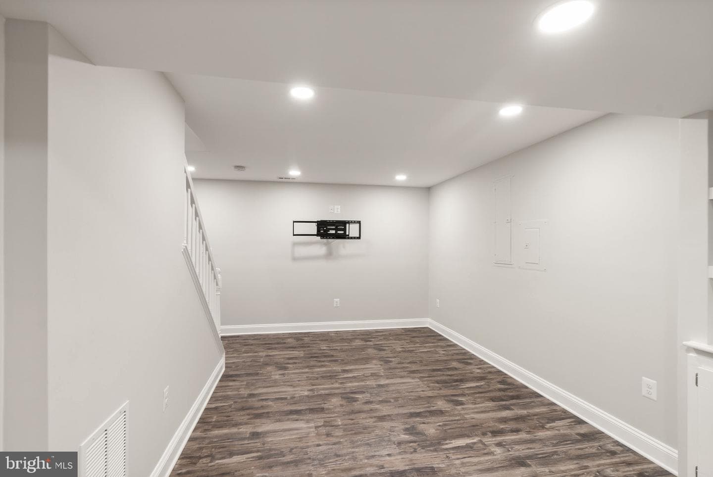 1605 Woodbridge Court NE photo 50