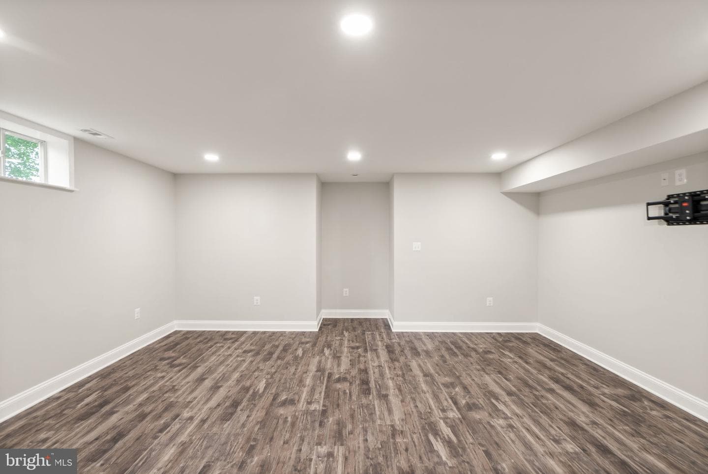 1605 Woodbridge Court NE photo 52