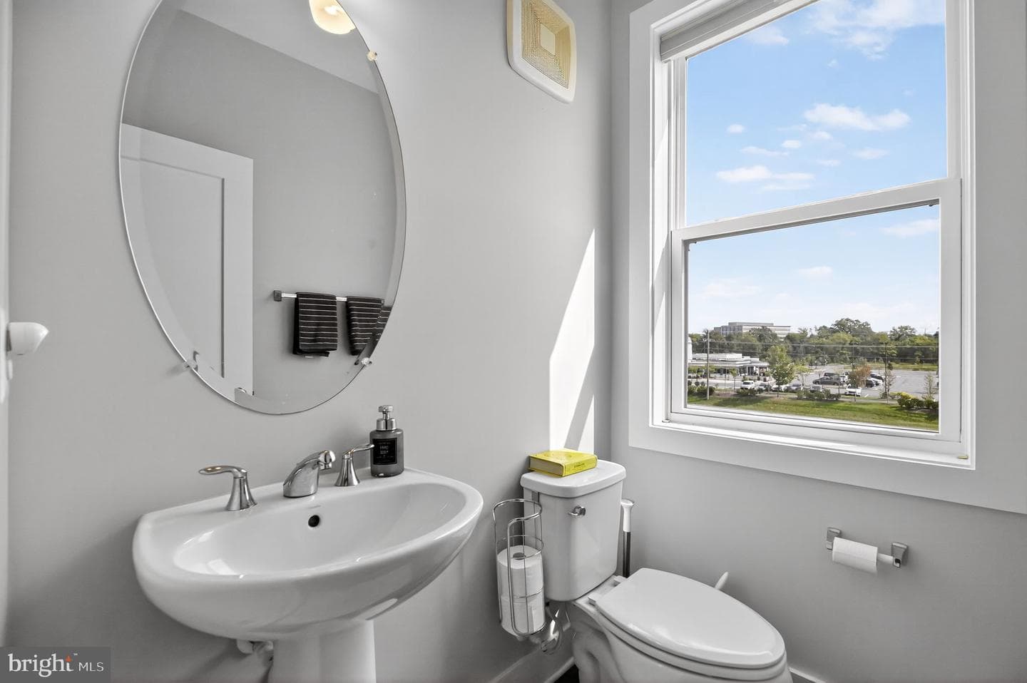 44852 Tiverton Square photo 10