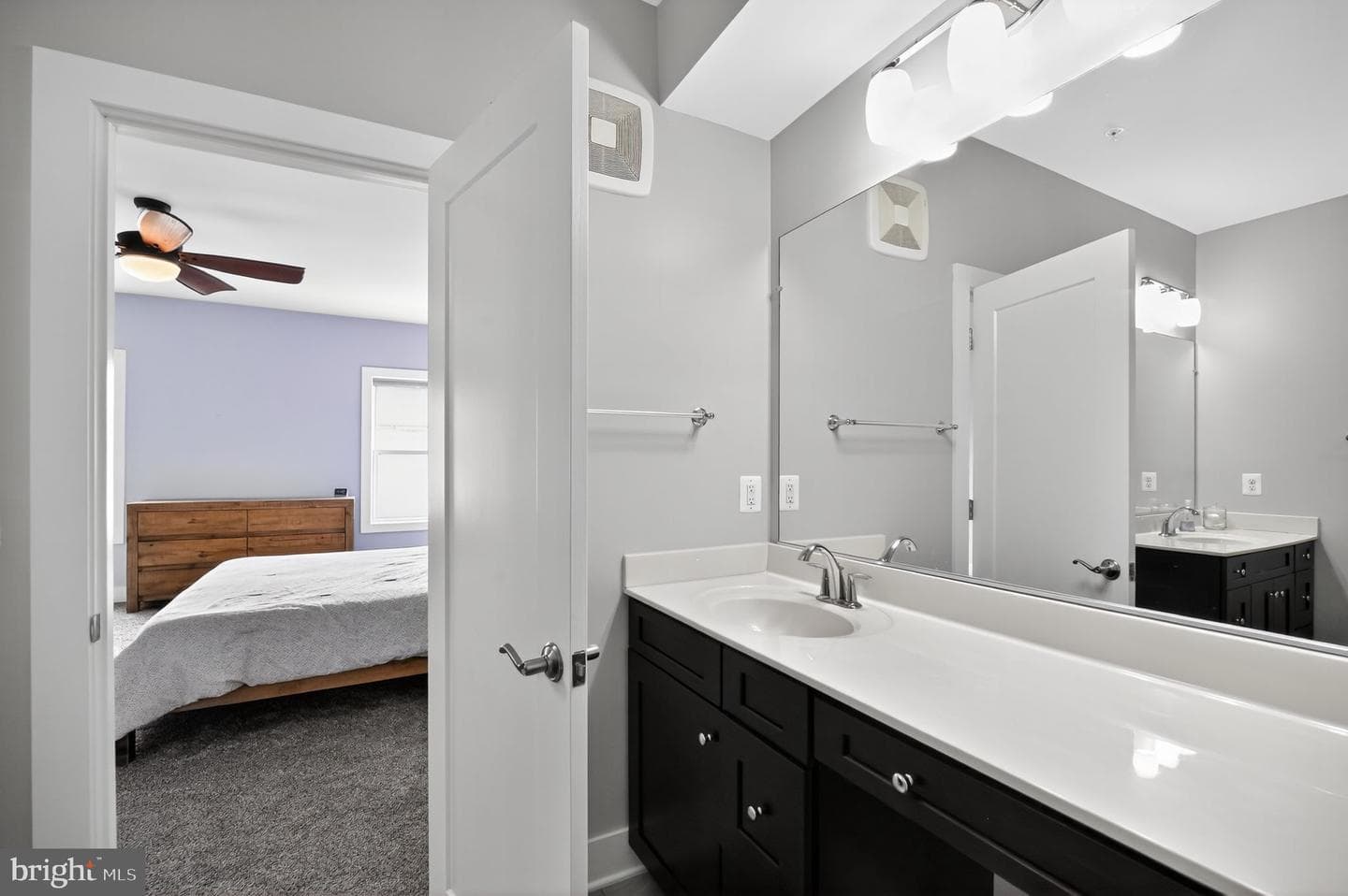 44852 Tiverton Square photo 13